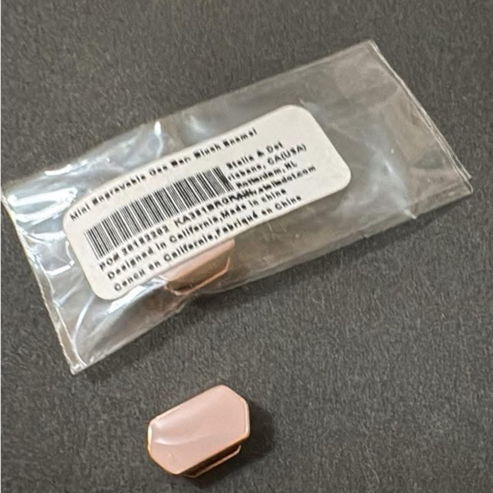 Stella & Dot Keep Collective Mini Engravable Geo Bar Blush Enamel